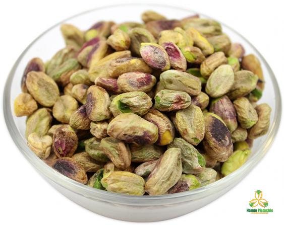 Is it safe to eat raw pistachios?